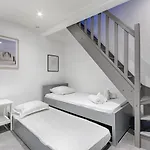 Appartement De Charme Au Coeur Des Batignolles