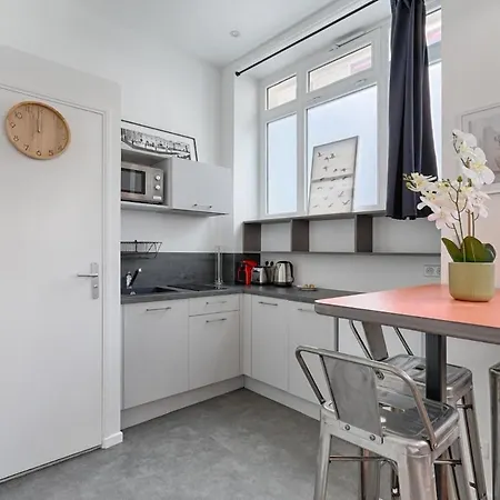 Appartement De Charme Au Coeur Des Batignolles * Parigi